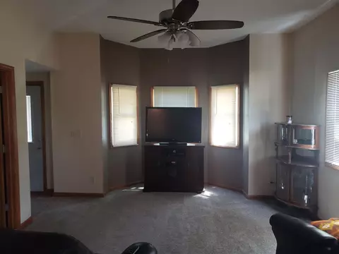 702 E 3rd Ave, Cresco, IA 52136 photo 7