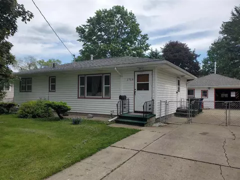 1756 E Ridgeway Ave, Waterloo, IA 50702 photo 1