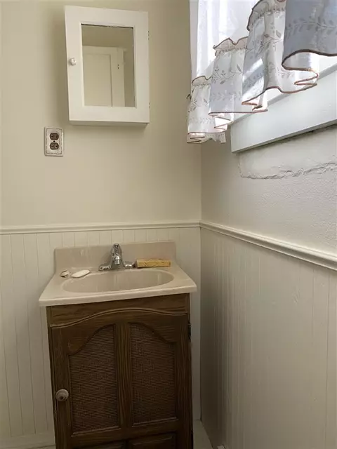 501 E Main St, Decorah, IA 52101 photo 11