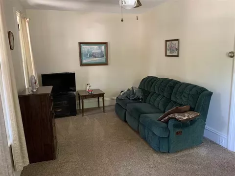 501 E Main St, Decorah, IA 52101 photo 5