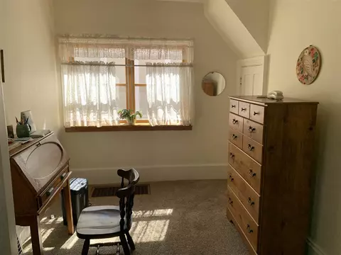 501 E Main St, Decorah, IA 52101 photo 7
