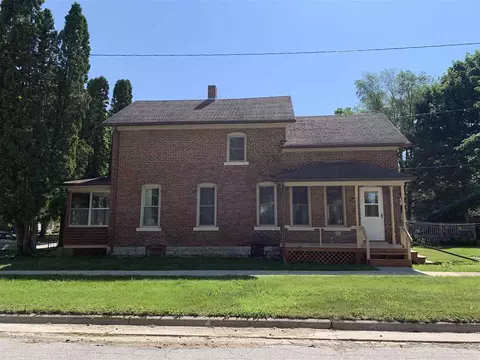 501 E Main St, Decorah, IA 52101 photo 2