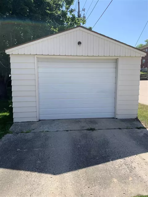 501 E Main St, Decorah, IA 52101 photo 18