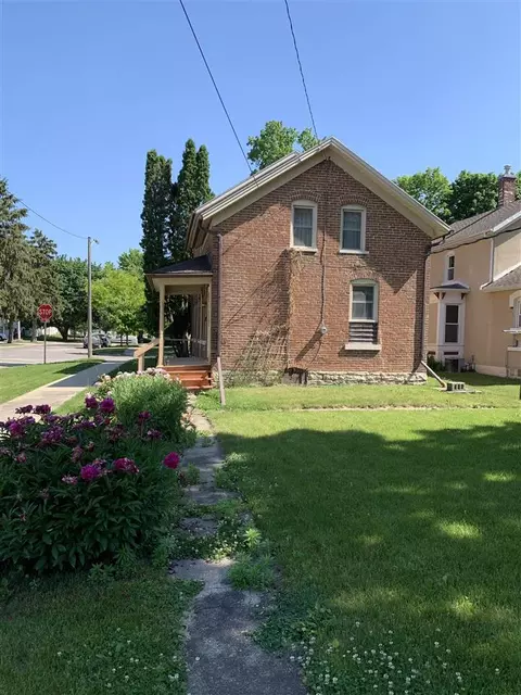 501 E Main St, Decorah, IA 52101 photo 17