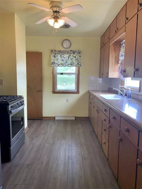 128 Ruby Dr, Waterloo, IA 50702 photo 4