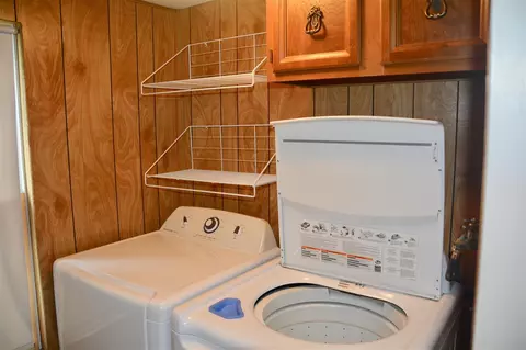 802 Maple Ave, Decorah, IA 52101 photo 17