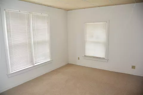 802 Maple Ave, Decorah, IA 52101 photo 14
