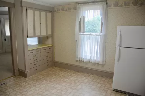 802 Maple Ave, Decorah, IA 52101 photo 10