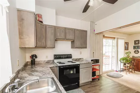 209 Summit Ave, Waterloo, IA 50701 photo 14