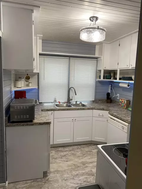317 Williston Ave, Waterloo, IA 50702 photo 6