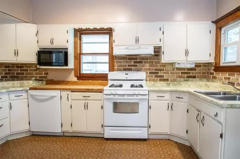 404 E Washington St, Shell Rock, IA 50670 photo 8