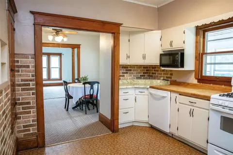 404 E Washington St, Shell Rock, IA 50670 photo 9