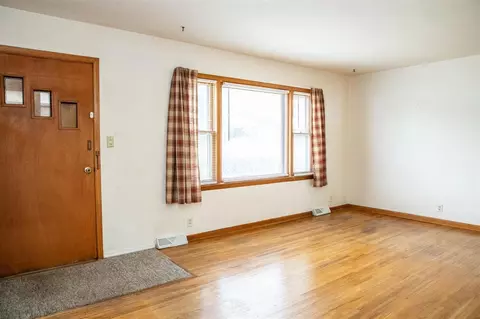 1213 E Ridgeway Ave, Waterloo, IA 50702 photo 6