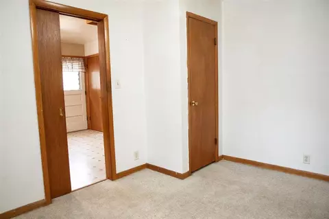 1213 E Ridgeway Ave, Waterloo, IA 50702 photo 17