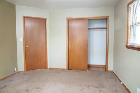 1213 E Ridgeway Ave, Waterloo, IA 50702 photo 13