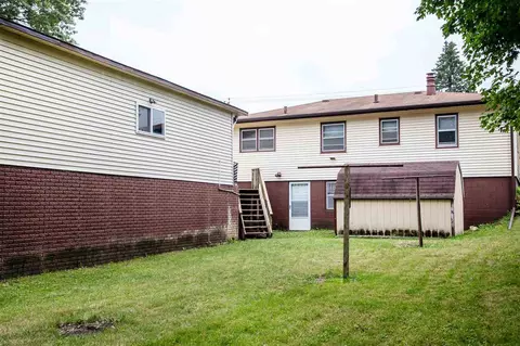 1213 E Ridgeway Ave, Waterloo, IA 50702 photo 2