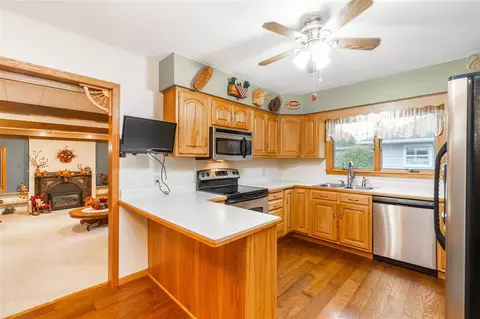 816 W 3rd St, Sumner, IA 50674 photo 2