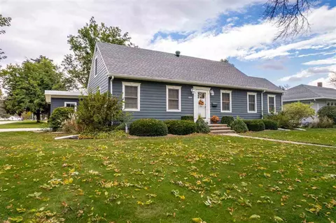 816 W 3rd St, Sumner, IA 50674 photo 1