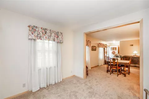 816 W 3rd St, Sumner, IA 50674 photo 10