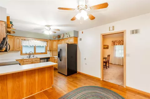 816 W 3rd St, Sumner, IA 50674 photo 4