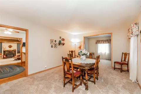 816 W 3rd St, Sumner, IA 50674 photo 8