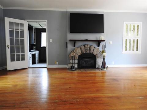 311 E 2nd St, Sumner, IA 50674 photo 9