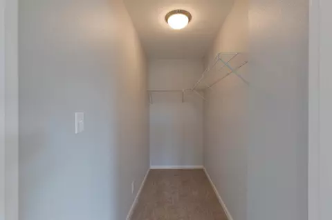 414 E 1st St, Waterloo, IA 50703 photo 8