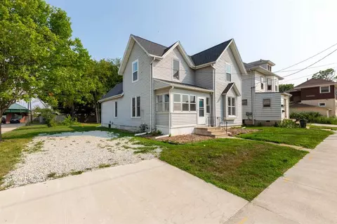 414 E 1st St, Waterloo, IA 50703 photo 3