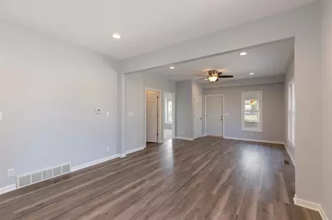 414 E 1st St, Waterloo, IA 50703 photo 22