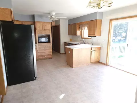 421 N Plainview St, Shell Rock, IA 50670 photo 4