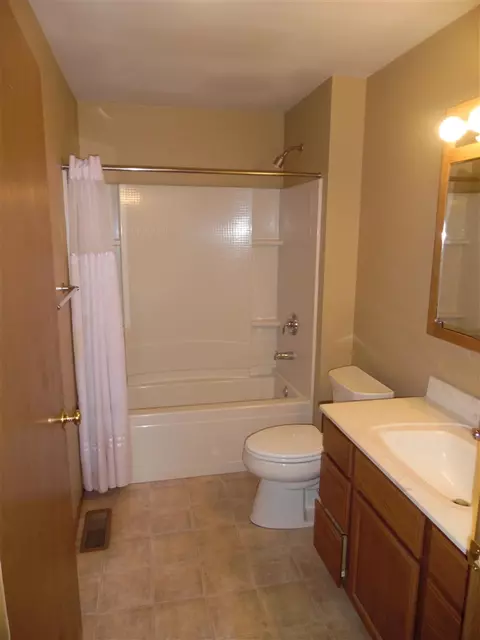 421 N Plainview St, Shell Rock, IA 50670 photo 8