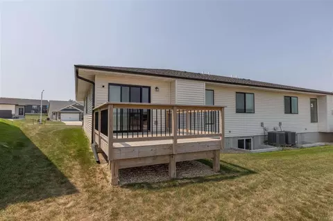 733 Grindstone Cir, Waterloo, IA 50702 photo 22
