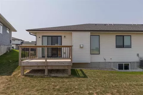733 Grindstone Cir, Waterloo, IA 50702 photo 23