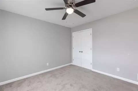 733 Grindstone Cir, Waterloo, IA 50702 photo 14