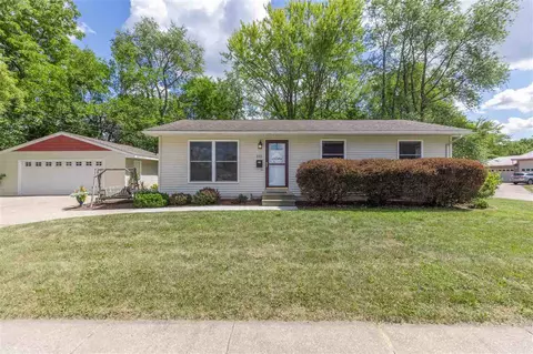 555 Devonshire Dr, Waterloo, IA 50701 photo 1
