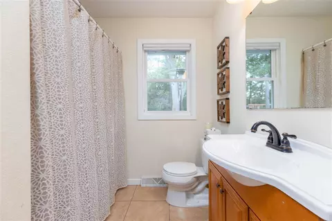 555 Devonshire Dr, Waterloo, IA 50701 photo 12