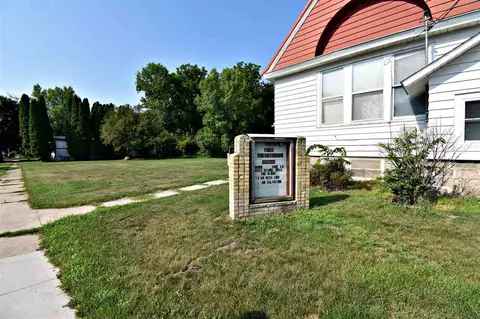 100 3rd St S, Hazleton, IA 50641 photo 3