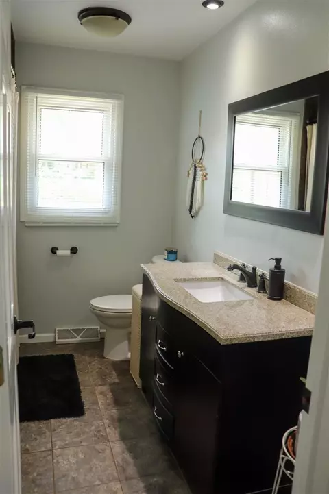1913 Upton Ave, Waterloo, IA 50701 photo 12