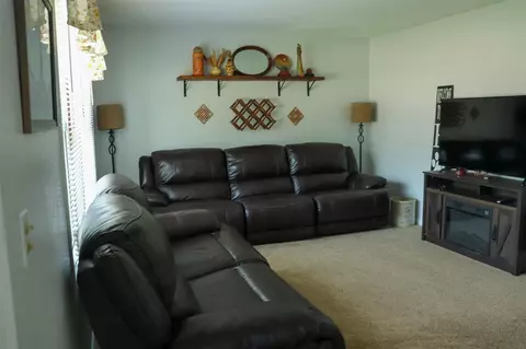 1913 Upton Ave, Waterloo, IA 50701 photo 10