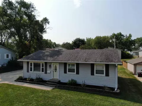 1913 Upton Ave, Waterloo, IA 50701 photo 2