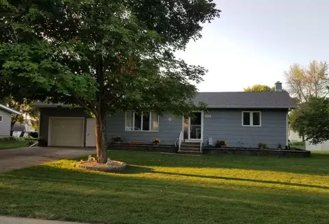 306 5th St, Readlyn, IA 50668 photo 1