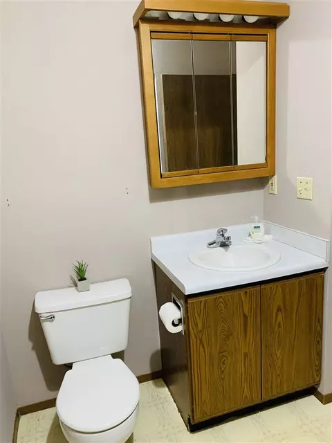 1885 Highland Rd, Ely, IA 52227 photo 9