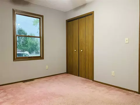 1885 Highland Rd, Ely, IA 52227 photo 7