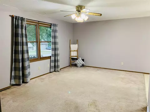 1885 Highland Rd, Ely, IA 52227 photo 2