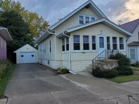 212 3rd Ave E, Cresco, IA 52136 photo 2