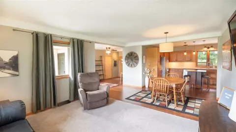 4105 Mc Kellar Rd, Waterloo, IA 50702 photo 5