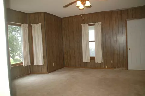 416 Woodruff St, Aurora, IA 50607 photo 2