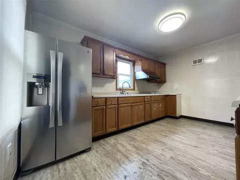 1171 E Mitchell Ave, Waterloo, IA 50702 photo 2