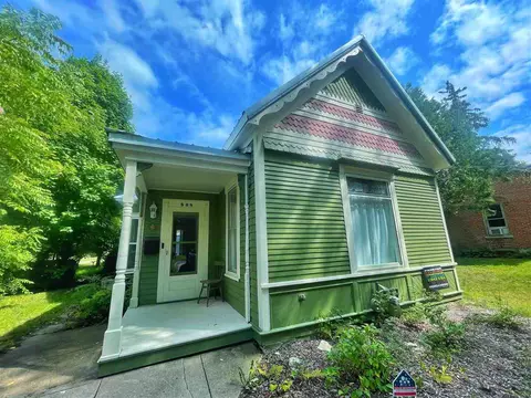 808 Maple Ave, Decorah, IA 52101 photo 1