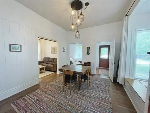 808 Maple Ave, Decorah, IA 52101 photo 5
